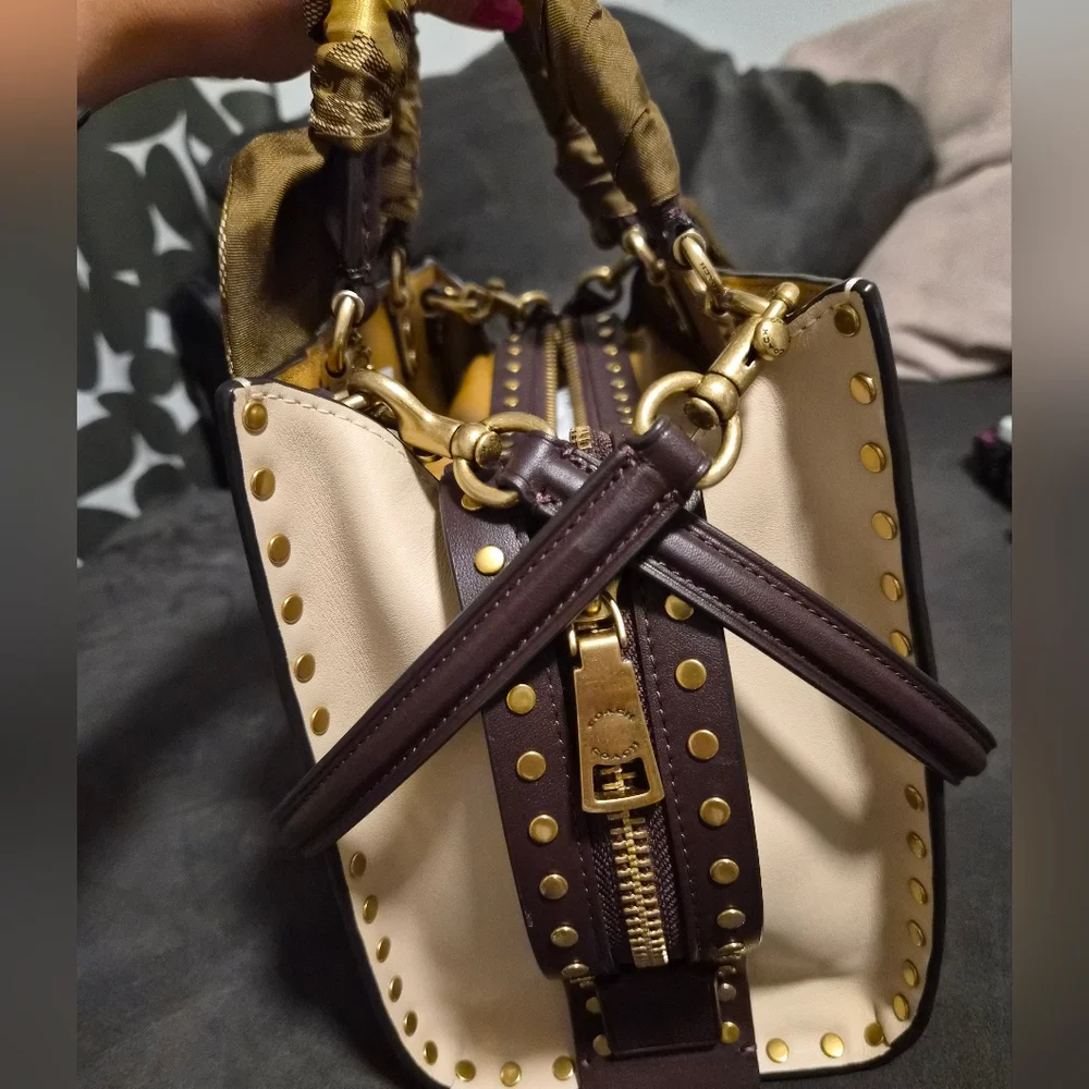 Coach Rouge 25 In Colorblock With Rivets - Picture 8 of 8